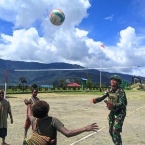 Satgas Yonif 509/Balawara Yudha Berbagi Keceriaan Dengan Anak-Anak Papua