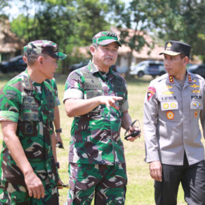 Pangdam III/Slw Dampingi Kasad Panen Raya Padi