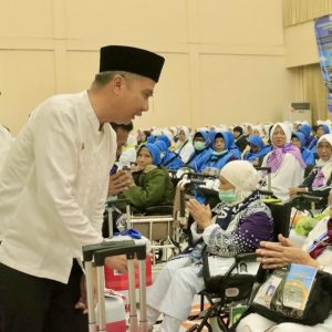 Kloter Pertama Jamaah Haji Asal Jawa Barat Diberangkatkan