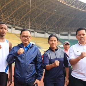 Tinjau Renovasi Stadion Patriot Candrabhaga, Pj. Wali Kota Bekasi: “Sudah Capai 70%”