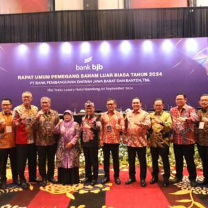 Pj. Wali Kota Bekasi Berikan Apresiasi di Acara RUPS Bank BJB