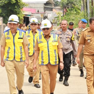 Pj. Wali Kota Bekasi Tinjau Perbaikan/Peningkatan Drainase Serta Crossing Jalan di Jatisampurna dan Jatiasih