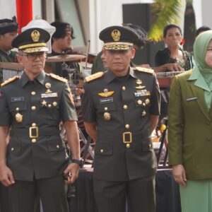 Pangdam III/Slw Hadiri Penutupan Dikreg LII Sesko TNI