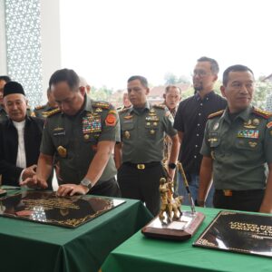 Pangdam III/Slw Dampingi Panglima TNI Resmikan Masjid Al-Jihan Garut