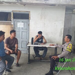 Bhabinkamtibmas Kelurahan Pardamean Himbau Warga Jaga Keamanan Lingkungan