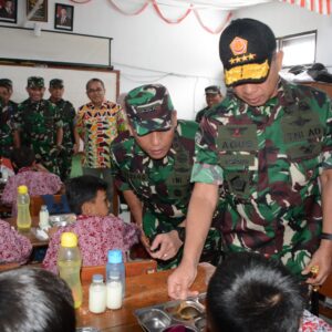 Panglima TNI Tinjau Program MBG di Cimahi