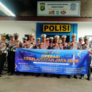 Hari Pertama Operasi Keselamatan 2025, Sat Lantas Jakbar Fokus pada Edukasi Pengendara