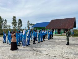 Ikut Aktif Berikan Motivasi Wawasan Kebangsaan, Satgas Yonif 642/Kps Menjadi Gadik di SD 2 Inpres Bomberay