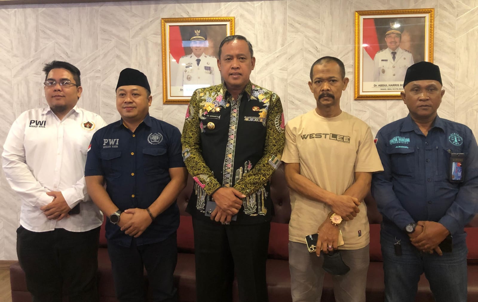 Walikota Bekasi Tri Andrianto Sambut Langsung Audensi PWI Bekasi Raya di Ruang Kerjanya