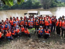 Susur Sungai hingga Tanam Pohon, Wawali Bekasi Ajak Warga Masyarakat Lebih Peduli Lingkungan